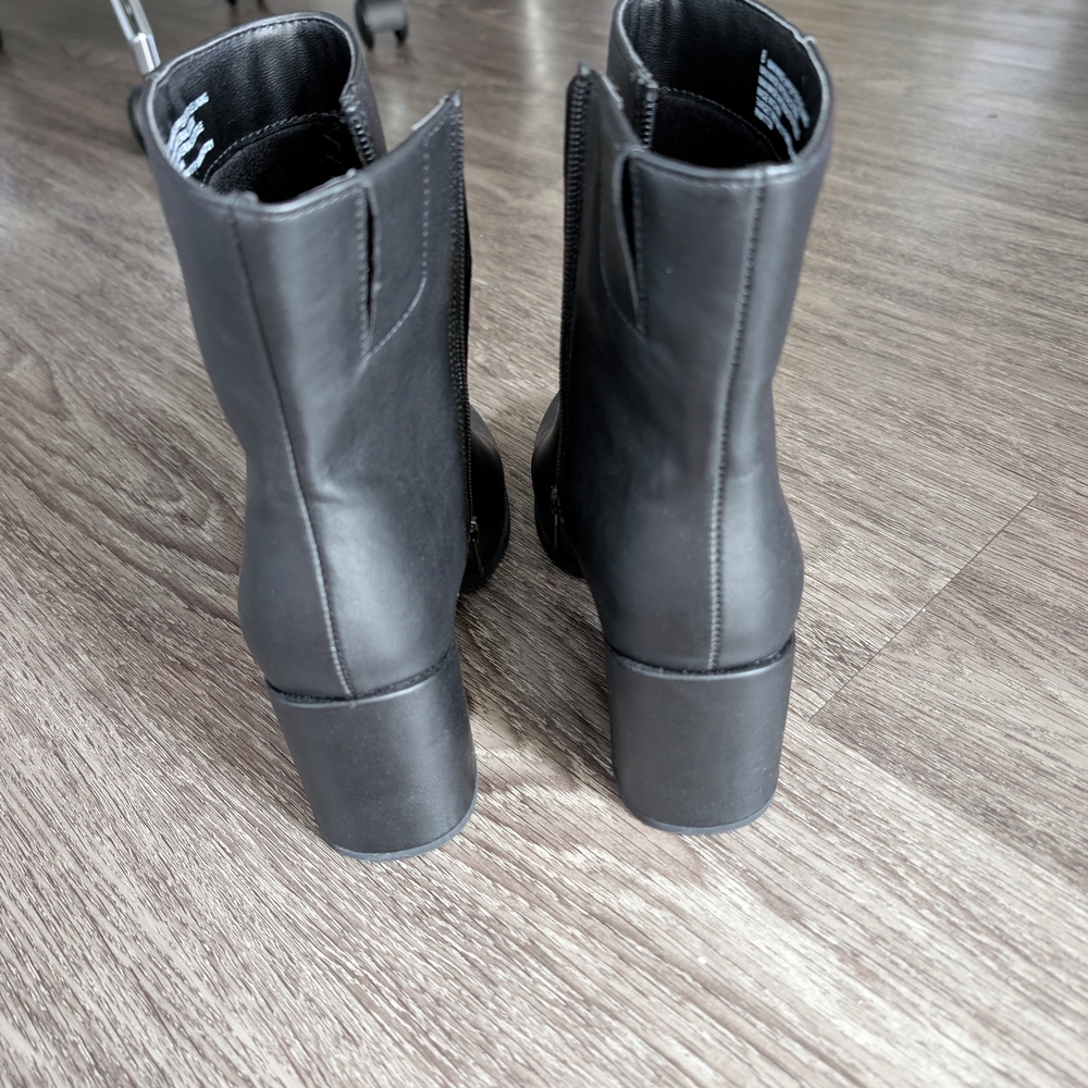 Target Black Heeled Boots with Chunky Block Heel - Picture 4 of 6